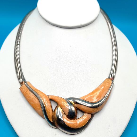 Vintage Beige Enamel Necklace, Omega Chain, 1980s Vintage Jewelry - Picture 2 of 11